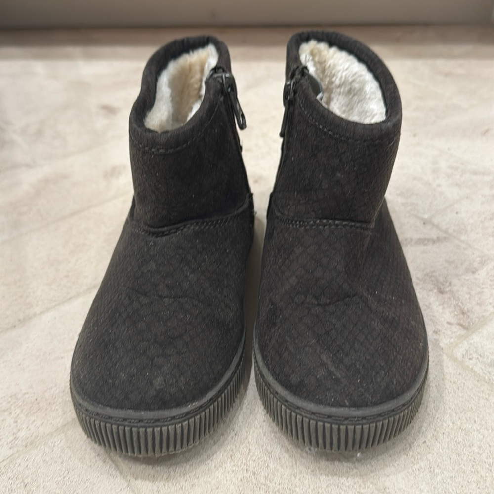 Cat & Jack kids cozy boots size 9